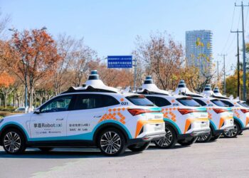 SAIC Mobility (c) Momenta